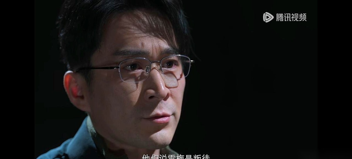 电视剧《醉梦》里，偷走沈乐水废素材还连杀马国文、钱义川的嫌疑人，被推测正是当过老师、会画画的陈远。
这个娶了局长女儿郑小琴的体面人，背后藏着对当年横死又被扣上叛徒帽子的刘雪梅最深的执念。
高警官经手的一系列现场线索与刘雪梅当年毫无下落的尸检结果至今卡在半空，高雪林被洗清嫌疑后，厂区里当年的真正叛徒仍