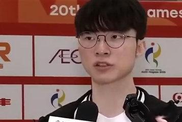 Faker：虽然不知道下一届亚运会是否还会继续保留电竞项目，但我个人希望有更多人能观看并喜爱这项受许多人欢迎的电子竞技，希望未来这个受大家喜爱的电竞领域能持续发展下去。

#Faker回应亚运决赛没上场##369谈VCTCN全员淘汰# ​