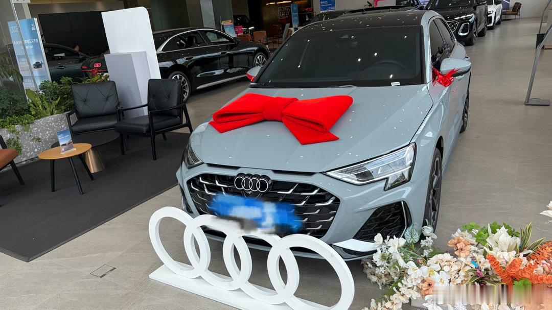 最好看的一代A3 sportback/两厢，后来还是因为考虑家用等原因...