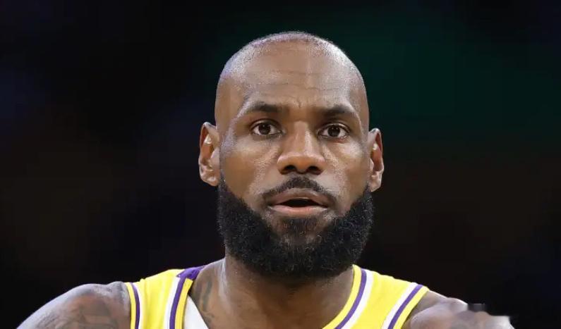 NBA｜湖人引援新机会！6届全明星德罗赞成绝佳签约人选  在提前续约奥...
