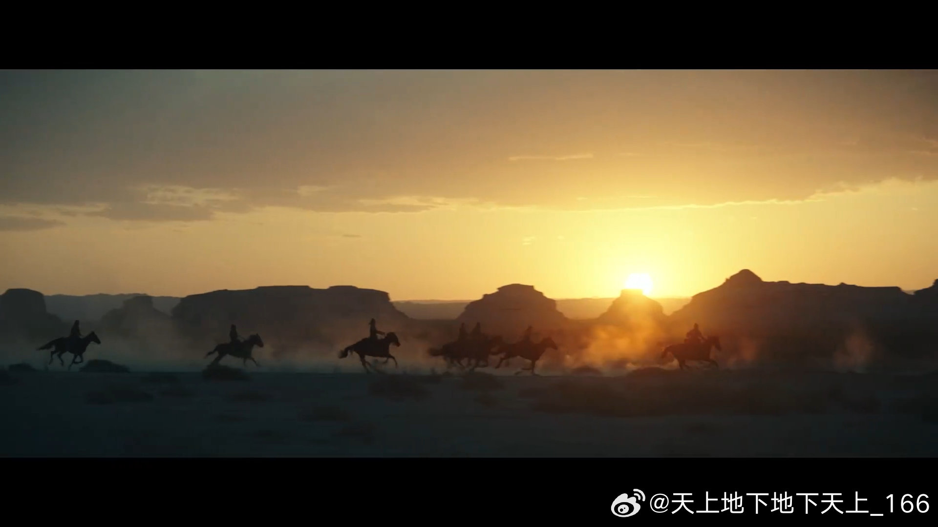 #最有古早武侠味的国产剧#没有悬浮的仙侠特效，就是纯粹江湖争斗，简简单单，反而看得热血沸腾#电视剧金色# ​