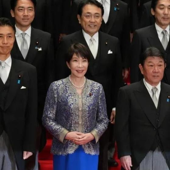 【中国对日本军国主义代表人物高市早苗的拿捏必须收得更紧！不能给日本军国主义势力有一丝丝复活的空间，这应该是中国对日夲的长期的战略布局！】

《彻底摊牌了！日本公开寻求支持，宁愿在APEC受冷遇也拒绝高市妥协，中方坚定核心立场，引发舆论热议》深圳APEC峰会的日子越来越近，日本外交面临的死结 ​