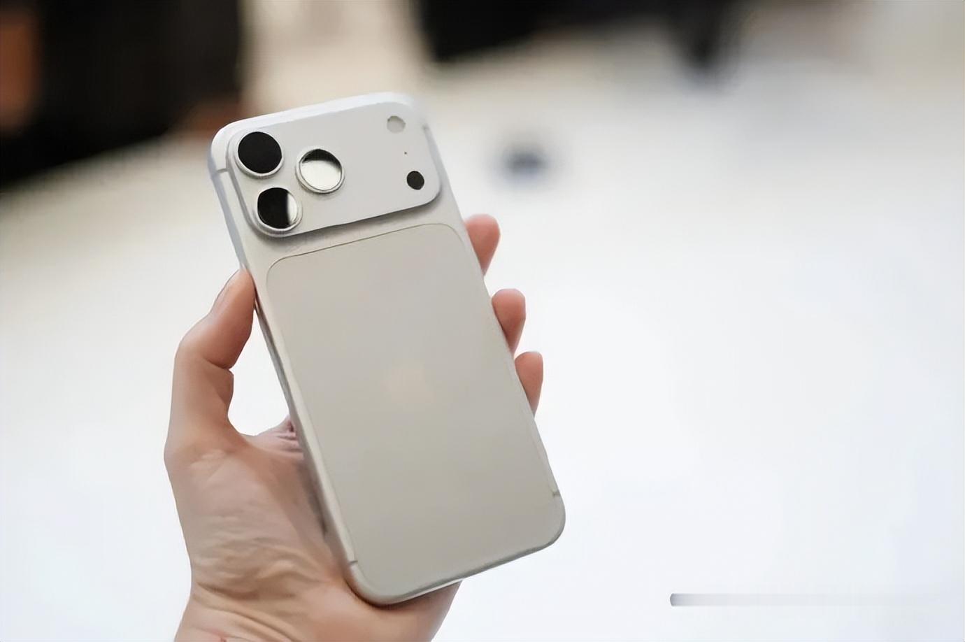 人人都在加价抢iPhone 18 Pro Max，老果粉却集体捂紧钱包不换机
