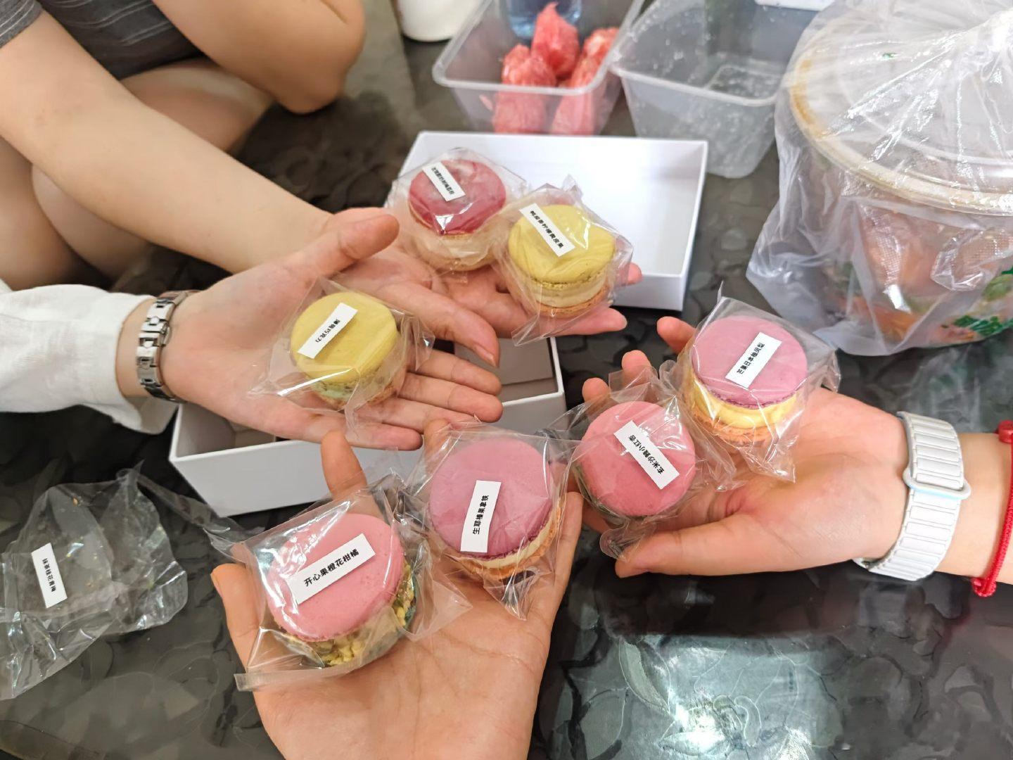 祝我闺蜜 资产过亿  她单手开法拉利  她有情有义  带我纸醉金迷  送我玛莎拉蒂  我从此不再努力  暴富叭！闺蜜！生日快乐🎂🎂🎂🎉🎉🎉 ​
