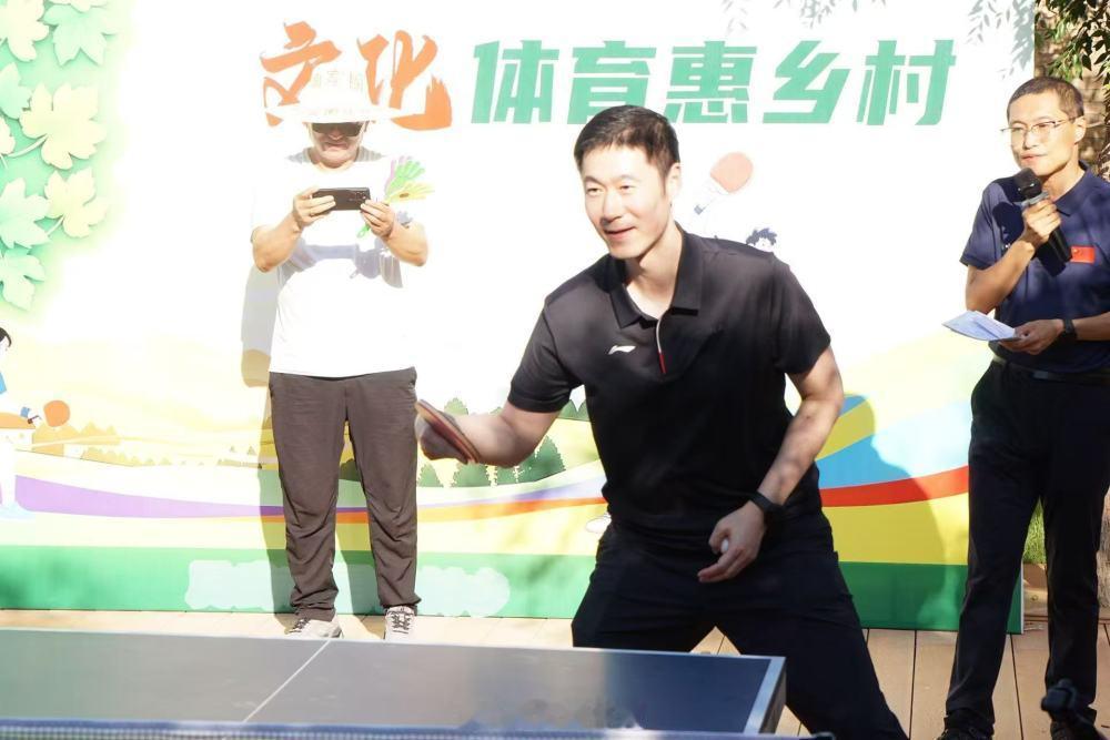 “送体育下乡”走进宁夏7月29日晚，由中国乒乓球协会和中国农民体育协会...