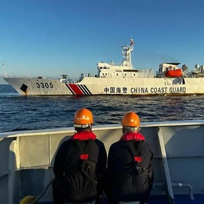 菲律宾终于意识到，中国不点头，他们在船上连饭都吃不上！10月21日，中国海警通报，菲方可运送仁爱礁坐滩舰生活物资，但必须接受我方核查、全程监管，菲律宾不再发声叫嚣。

这条通报很短，就两句话，说实话，我第一眼差点滑过去，又看了一遍，才咂摸出点味道。

关键在&