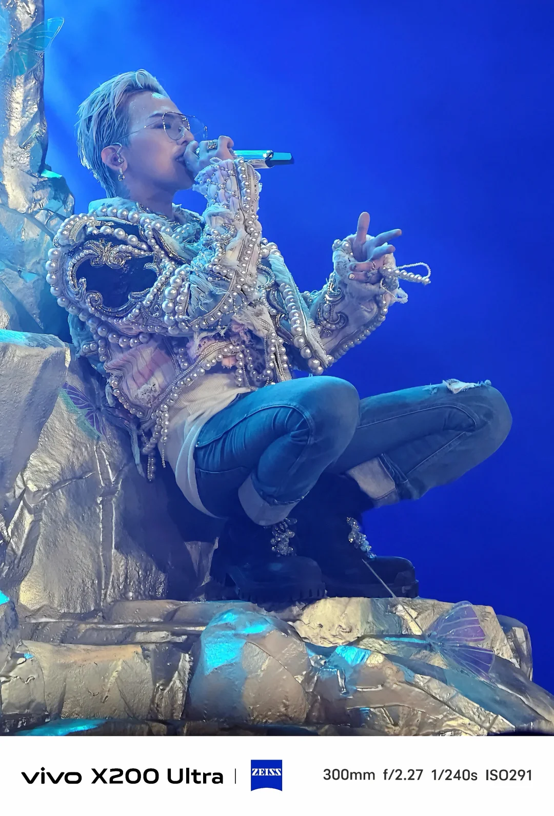 权志龙老婆们都去买，手机直出帅我一脸