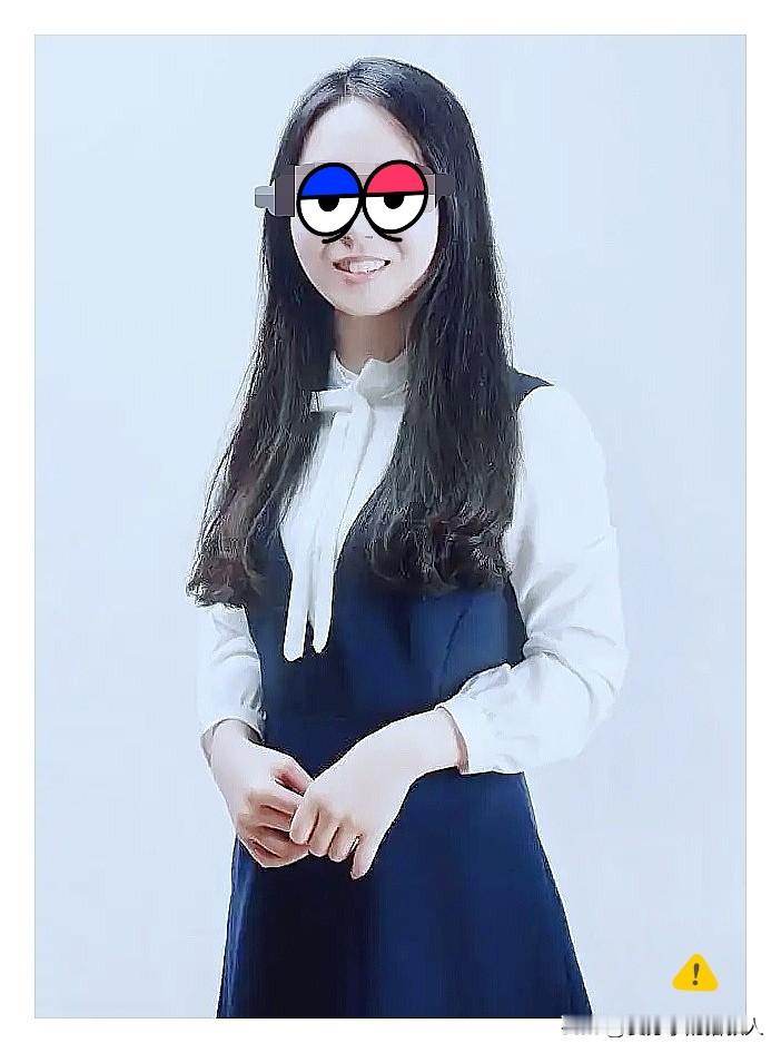 近日，一则网络举报事件，引发大众对于高校师德与学术公平的广泛讨论。
 
网络流传，武汉大学一对分别20岁、15岁的姐妹，提交86页材料进行实名举报，对象为自己的父亲以及本校一位年轻女教授。
 
网传姐妹父亲为武大博导，母亲同样就职于高校。根据举报