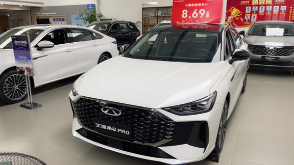 🔥艾瑞泽8 Pro标准版，7万多直接开回家！
鲲鹏1.6T鲲鹏动力，197匹马力，7秒级加速
2790mm越级大空间，15.6英寸高清大屏，8155芯片丝滑流畅
多连杆独立悬架、540°全景影像，家用代步排面拉满
A+级豪华家轿，现在不用十几万
✅7万多开走，名额有限，#奇瑞汽车 #是时候买辆车了