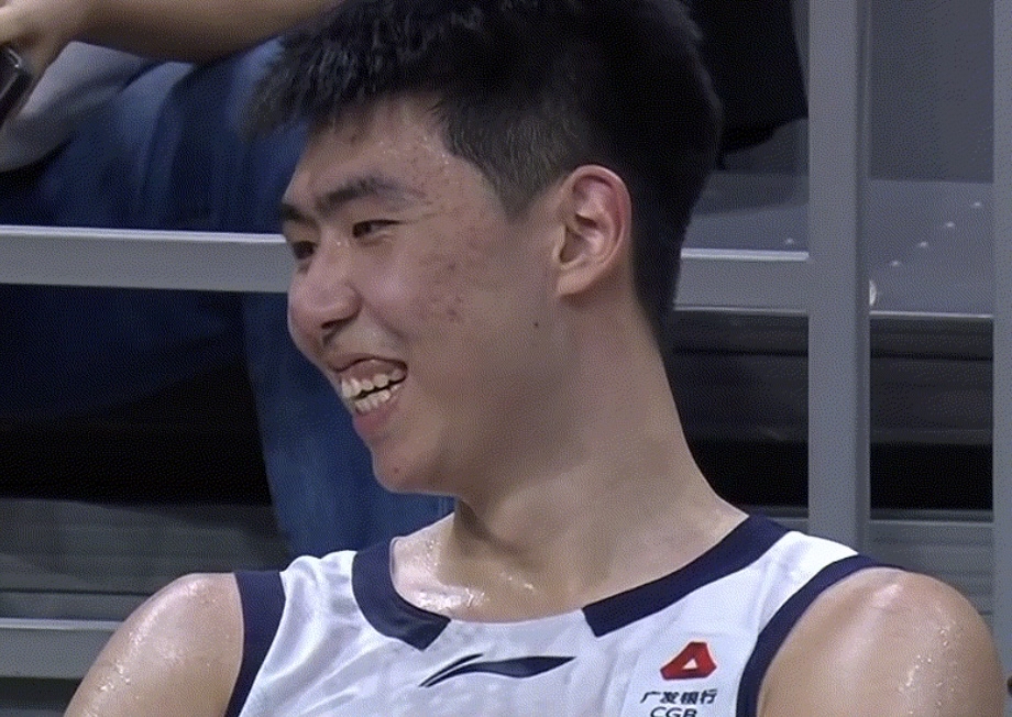 杜锋、徐杰、徐昕的赛后采访来了了！ 广东以76比93惨败广州男篮后，赛...