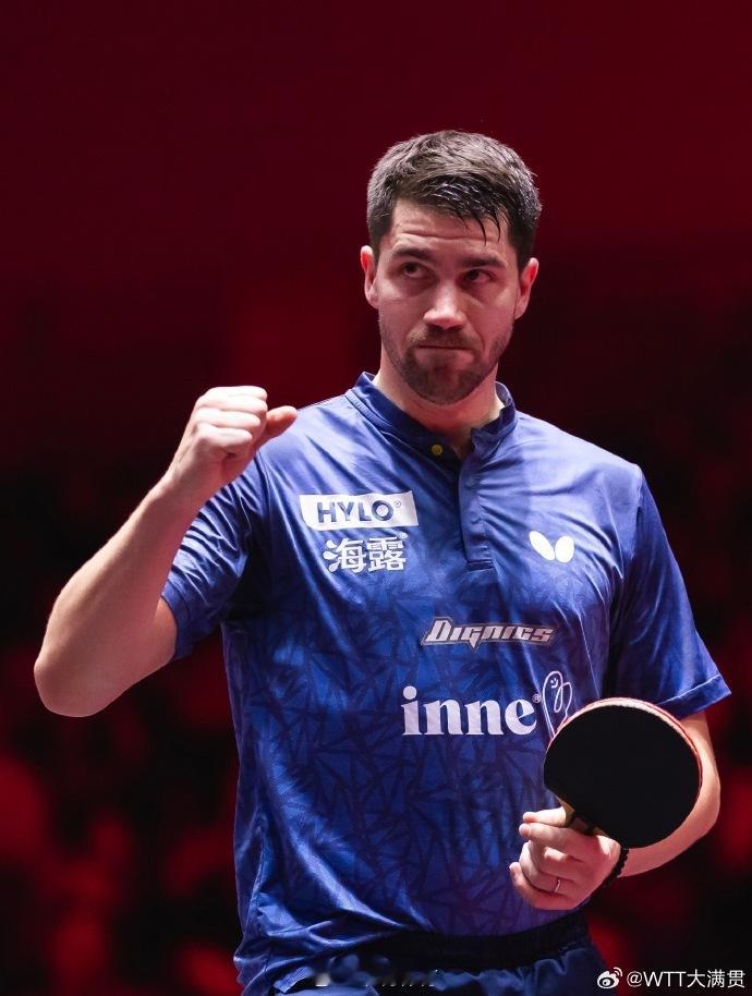 在刚刚结束的新加坡大满贯男单1/16赛，弗朗西斯卡3-2战胜张本智和...