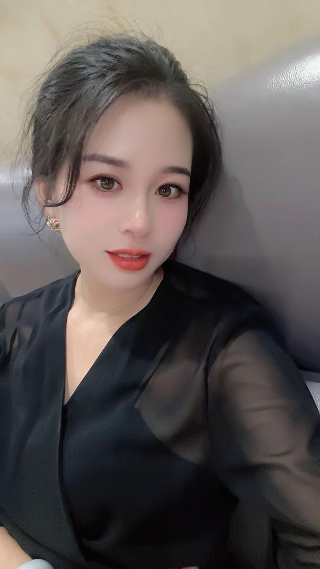 好好说话，情绪稳定，是一生修行。稳定的情绪，既滋养自己，也治愈他人。