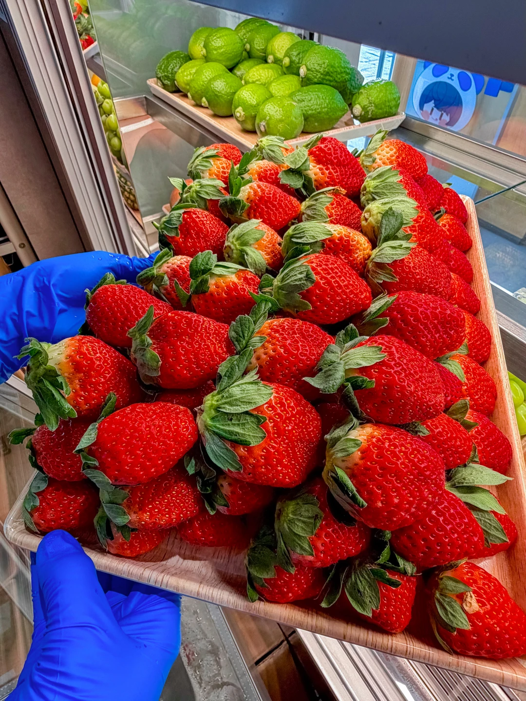 怀疑茶百道有自己的草莓基地。。。。。。