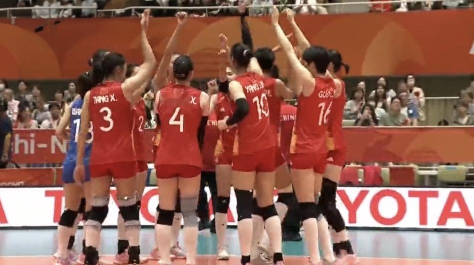 25-6碾压！中国女排零封哈萨克斯坦，两连胜头名杀进亚运八强

9月18日冈崎赛场，中国女排用一场“不给人留面子”的比赛回应所有质疑：2026爱知·名古屋亚运会女排B组末轮，直落三局3:0拿下哈萨克斯坦，比分25-18、25-6、25-14。

首局还算有来有回。哈萨克斯坦靠高点强攻咬住，局中追到1