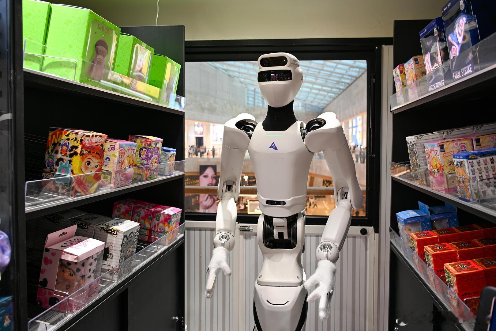 【#前腾讯RoboticsX智能体中心负责人加盟星尘智能#】红星资本局9月2日消息 今日记者获悉，前字节跳动强化学习专家、前腾讯Robotics X智能体中心负责人孙鹏正式加入星尘智能，将重点负责机器人强化学习方向的技术研发与应用探索。

孙鹏长期深耕强化学习（RL）、智能体（Agent）及多智能体强化学习（MAR ​