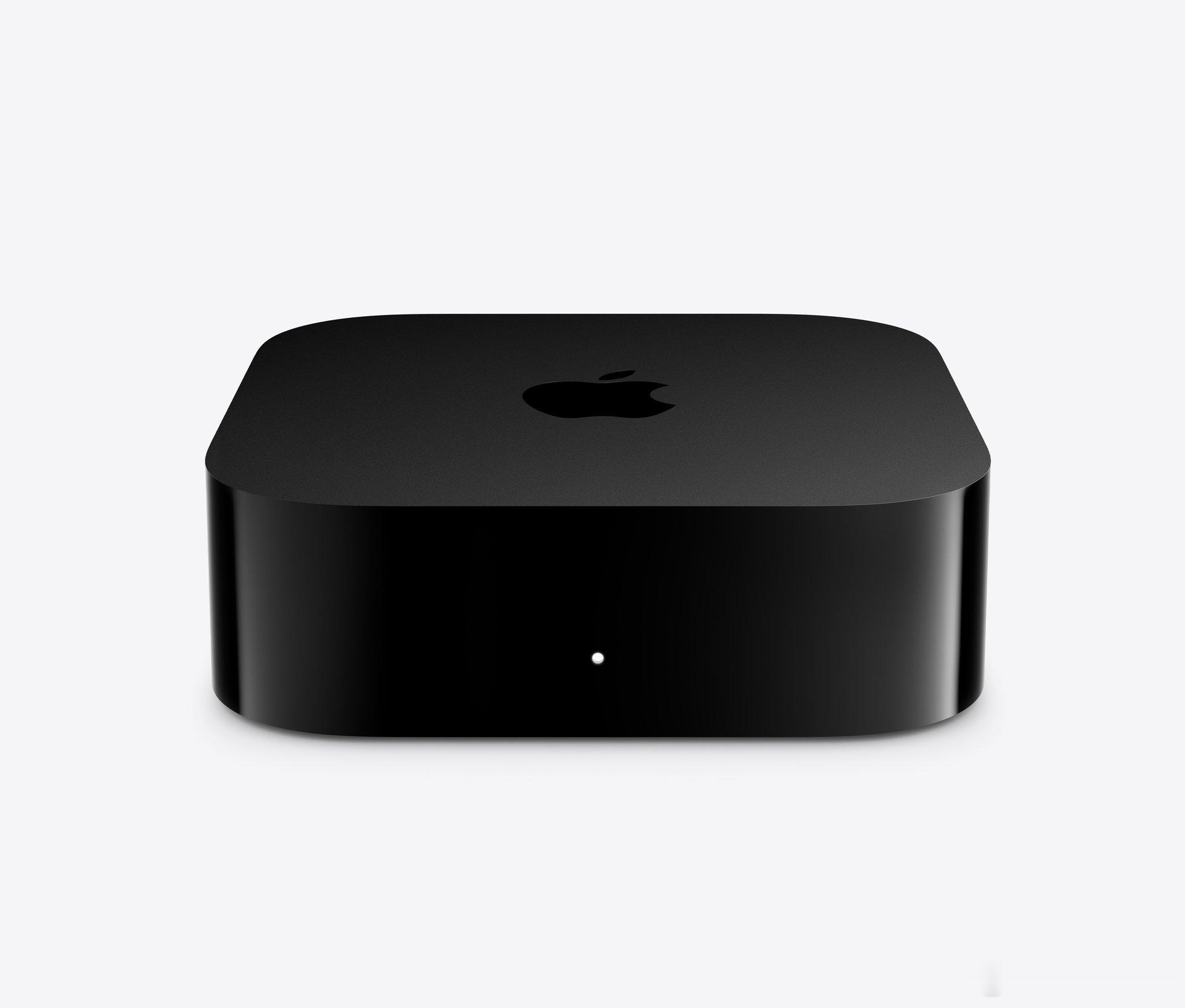第四代 Apple TV 4K 正式发布！搭载 A19，CPU 较上代最高快 50%、GPU 性能翻倍，新增 AV1 硬解。

机身加入 3 颗远场麦克风，可以直接唤醒 Siri AI，还能借助 iPhone 的个人上下文，找出朋友聊天时推荐的影片。新遥控器也支持精准查找。

比较意外的是，2021 年搭载 A12 的第二代 Apple TV 4K 也能用上 ​