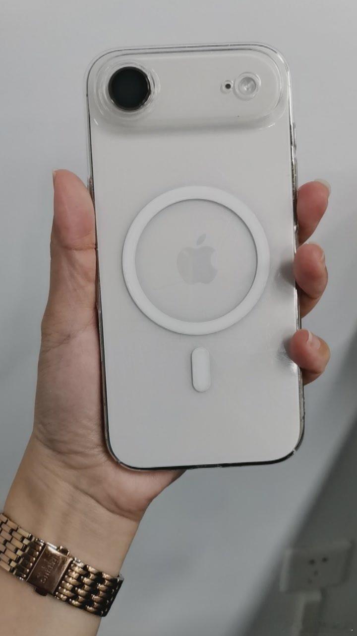 #几年换一部iPhone合适##Apple[超话]#
我觉得4年左右
作为一个苹果粉～
先从iPhone4-5s-7 plus-13-air
基本4年后机器卖出去还值个1000-1300
保值率苹果还是可以
满打满算～等于这台手机一年一千多 ​