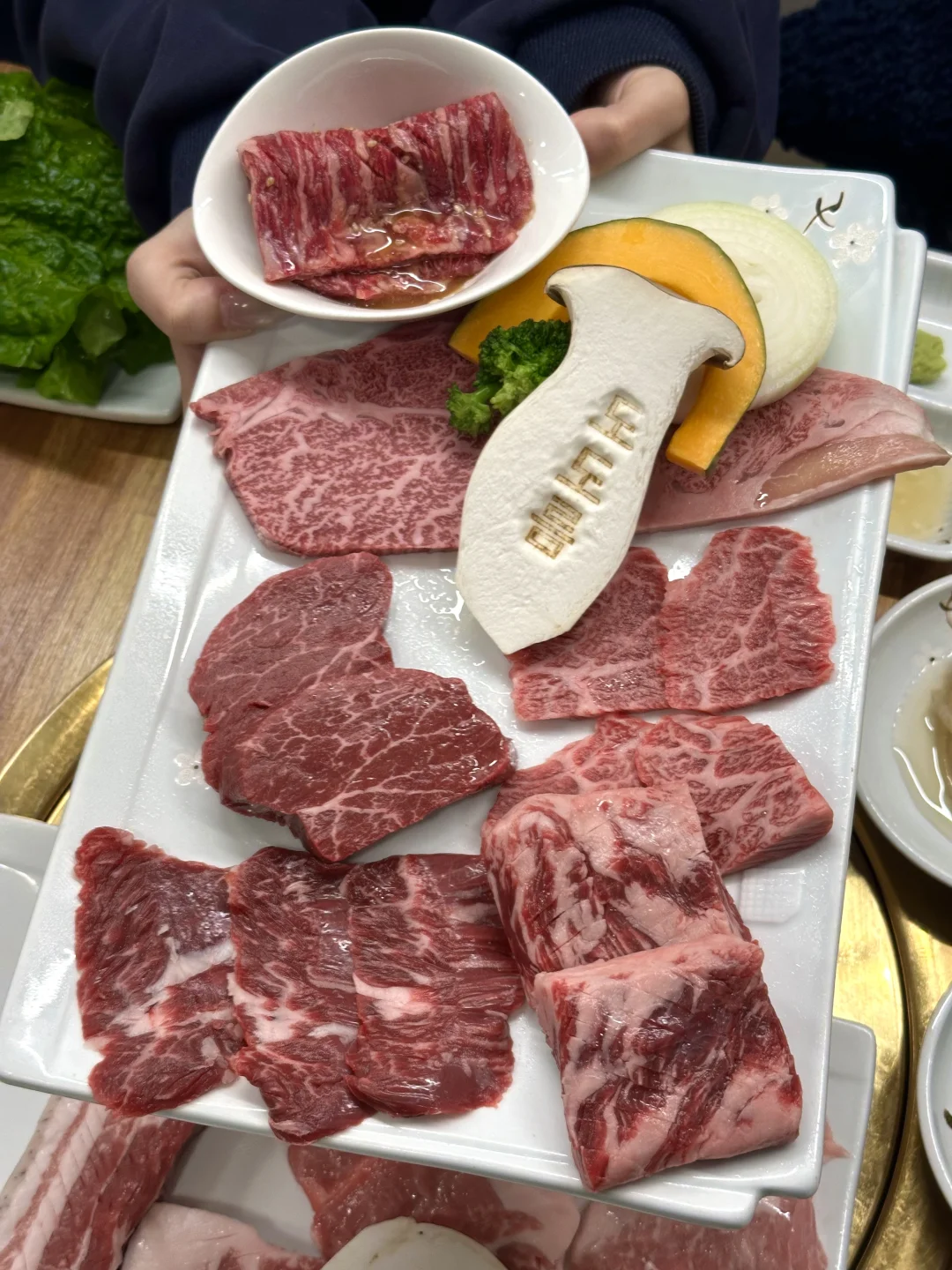 济州岛吃最爽的一顿！！💰人均165r高级韩牛！