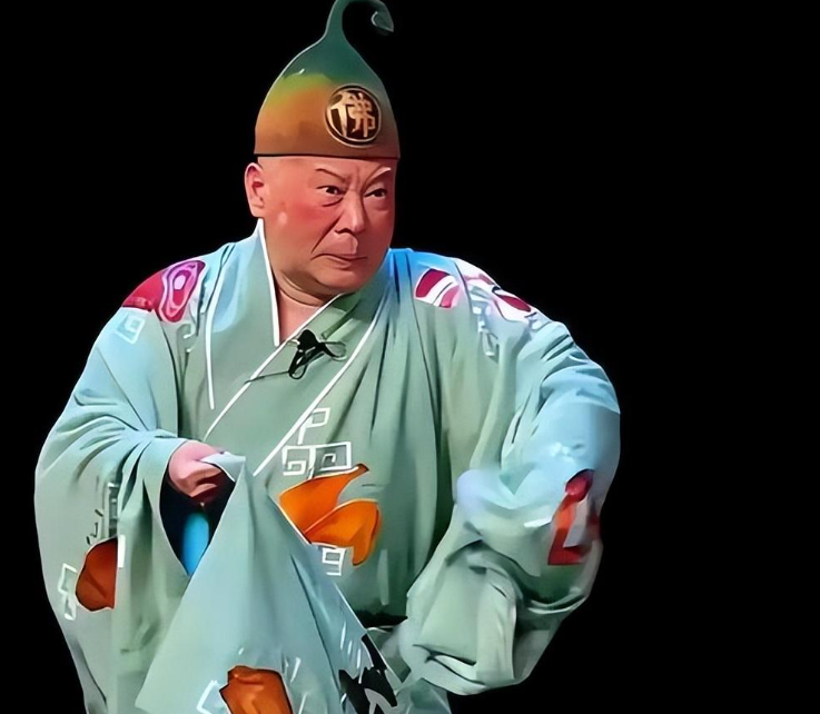 处罚出炉！郭德纲迎终极“噩耗”，赵本山16年前说的话正变成现实
 

2026年9月7日，武汉市文旅局一纸通报把郭德纲再次推到风口浪尖。
 
事情不算复杂，但分量不轻，2026年7月24日晚，郭德纲在武汉中南剧场参加麒麟剧社《济公活佛》第八本专场。

中途拿电影《铁道游击队》插曲《弹起我心爱的土琵琶