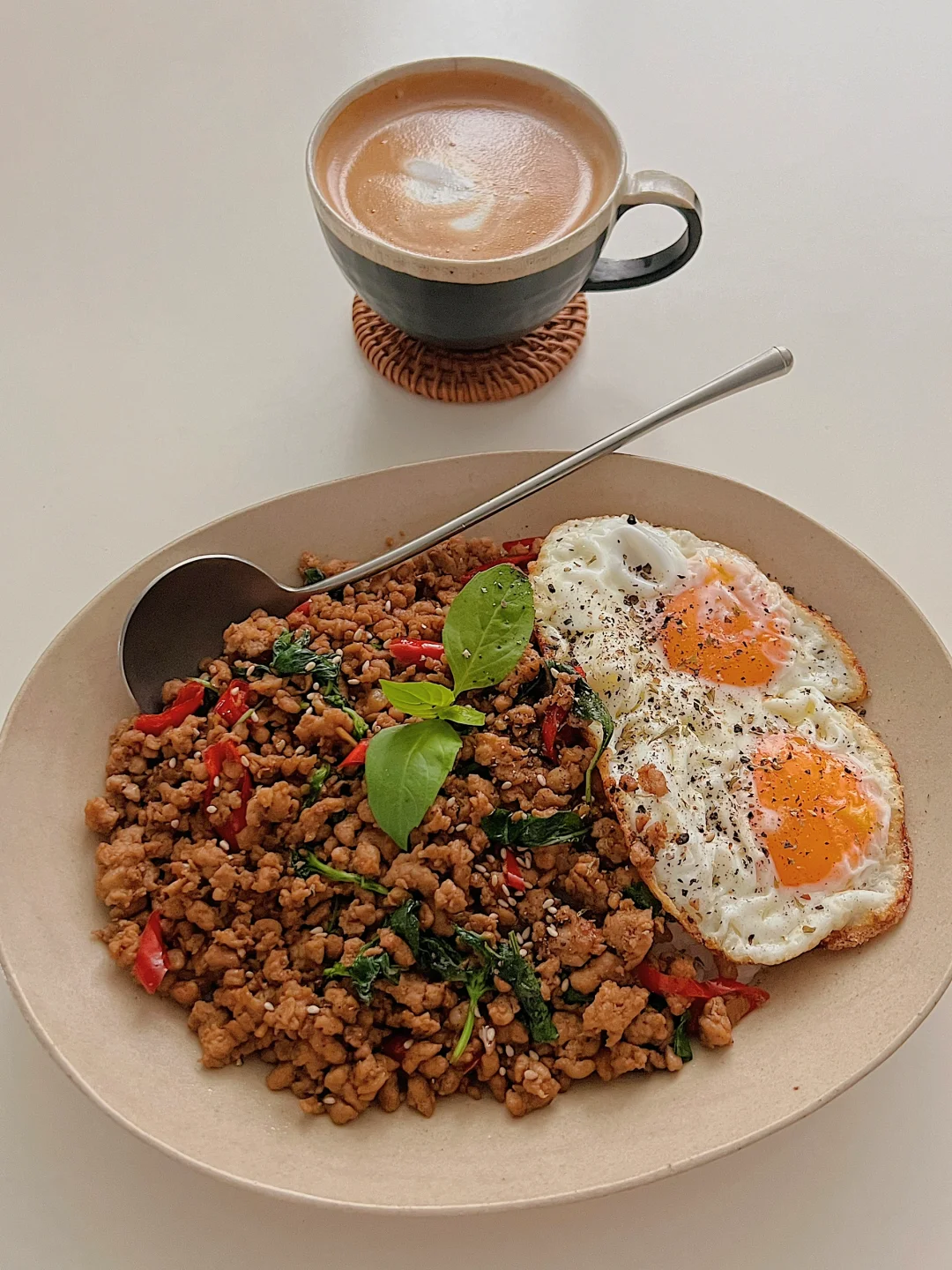 普通人的减脂餐-抛打猪肉双蛋盖饭🍱