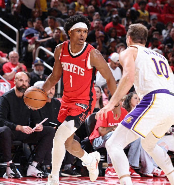 詹姆斯绝平拖进加时湖人112比108再胜火箭，3比0握住赛点