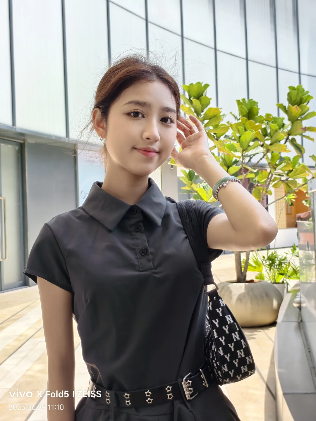 折叠屏才是给男盆友用的手机，真·自拍