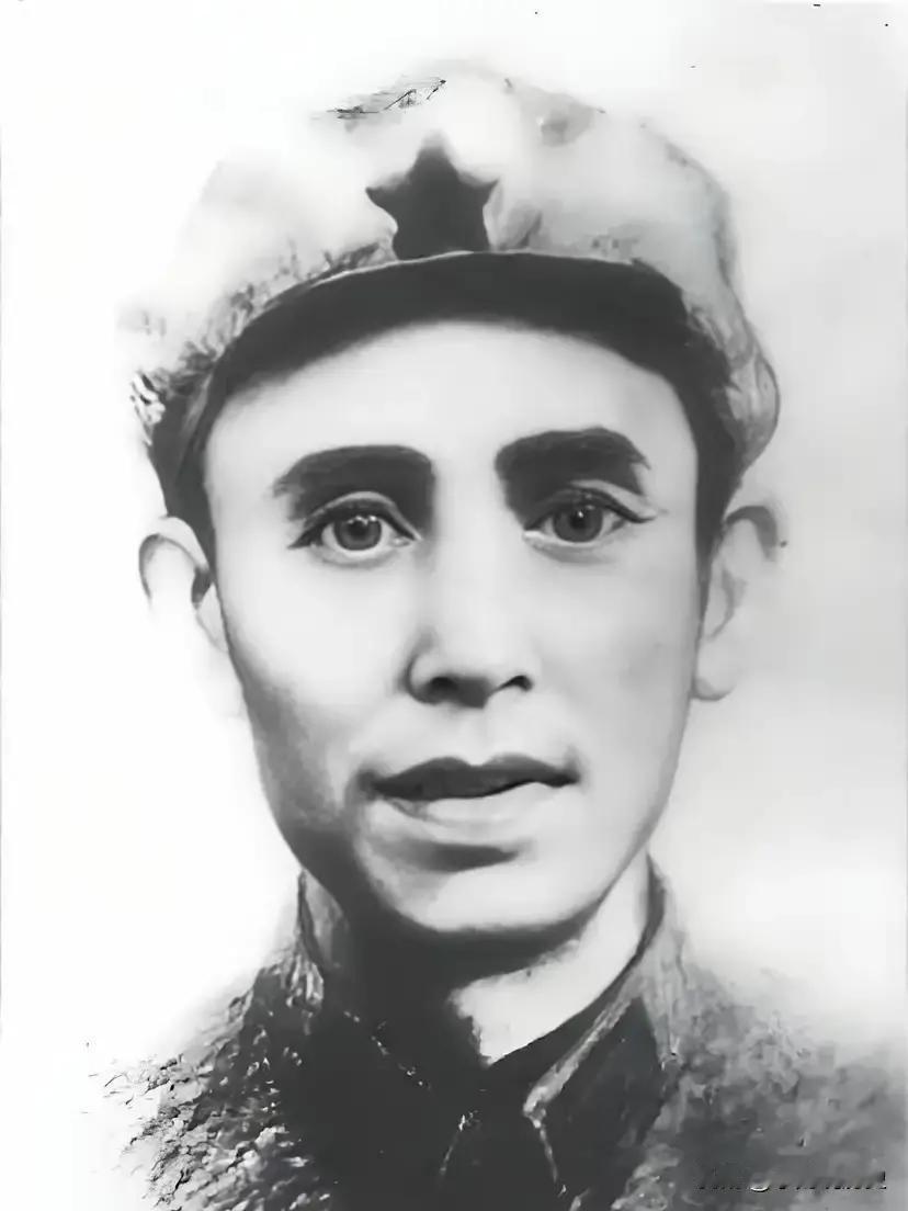 1957年遵义挖出一具遗骸，鉴定后发现是彭老总的战友！

这位战友不是旁人，正是红三军团参谋长邓萍，是彭德怀从平江起义时就并肩冲锋的老兄弟，也是红军长征路上牺牲的职务最高的将领。1957年的彭德怀已是国防部长，可他心里始终装着这位牺牲了22年的战友。
消息传到彭德怀耳朵里时，他正在办公室里看文件。秘