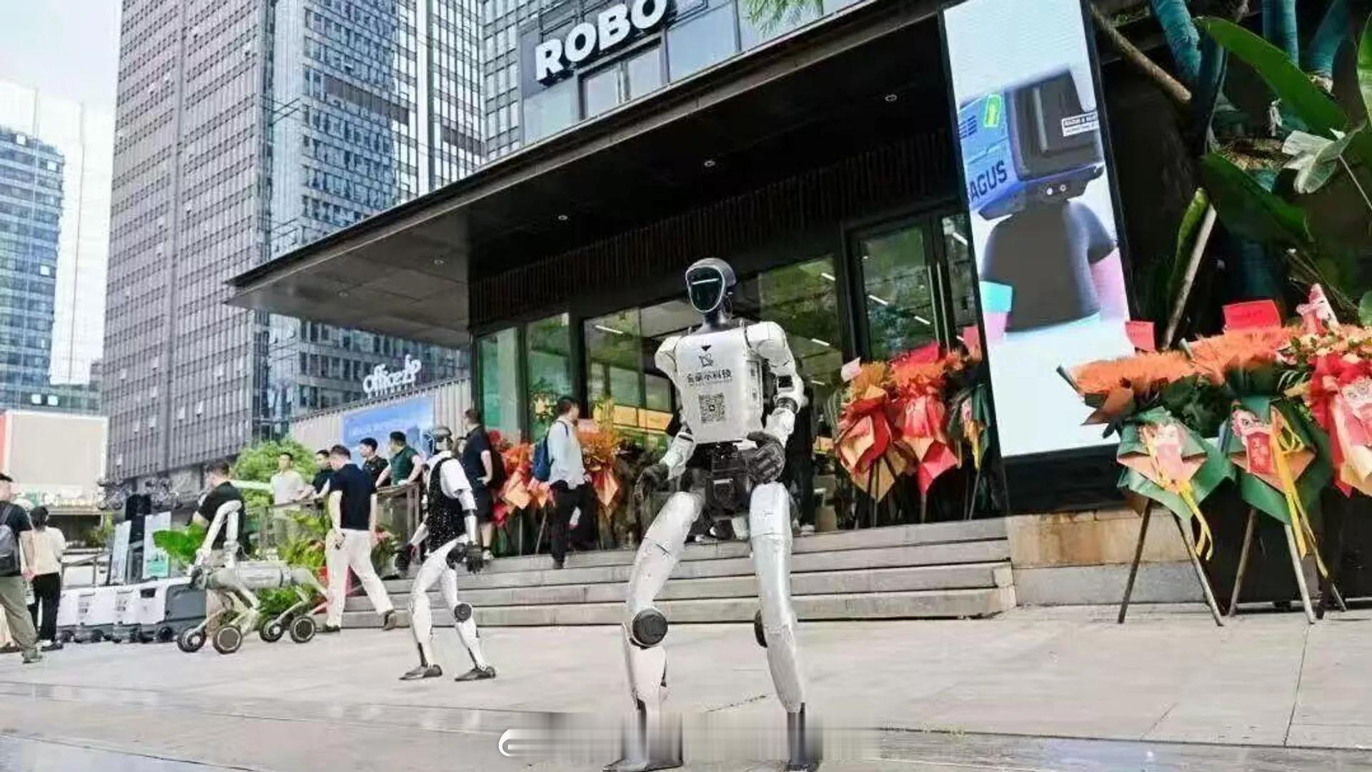 【中国科技会对全球造成冲击？】#中国科技硬实力引全球关注# 据《金融时报》报道，中国可能连续第四次将全球市场置于休克状态。据悉，第一次冲击发生在中国加入世贸组织的时候。中国的工业潜力将竞争对手挤出了全球消费品市场。全球市场的第二次冲击是中国的#绿色能源技术# 。中国太阳能电池板非常迅速 ​