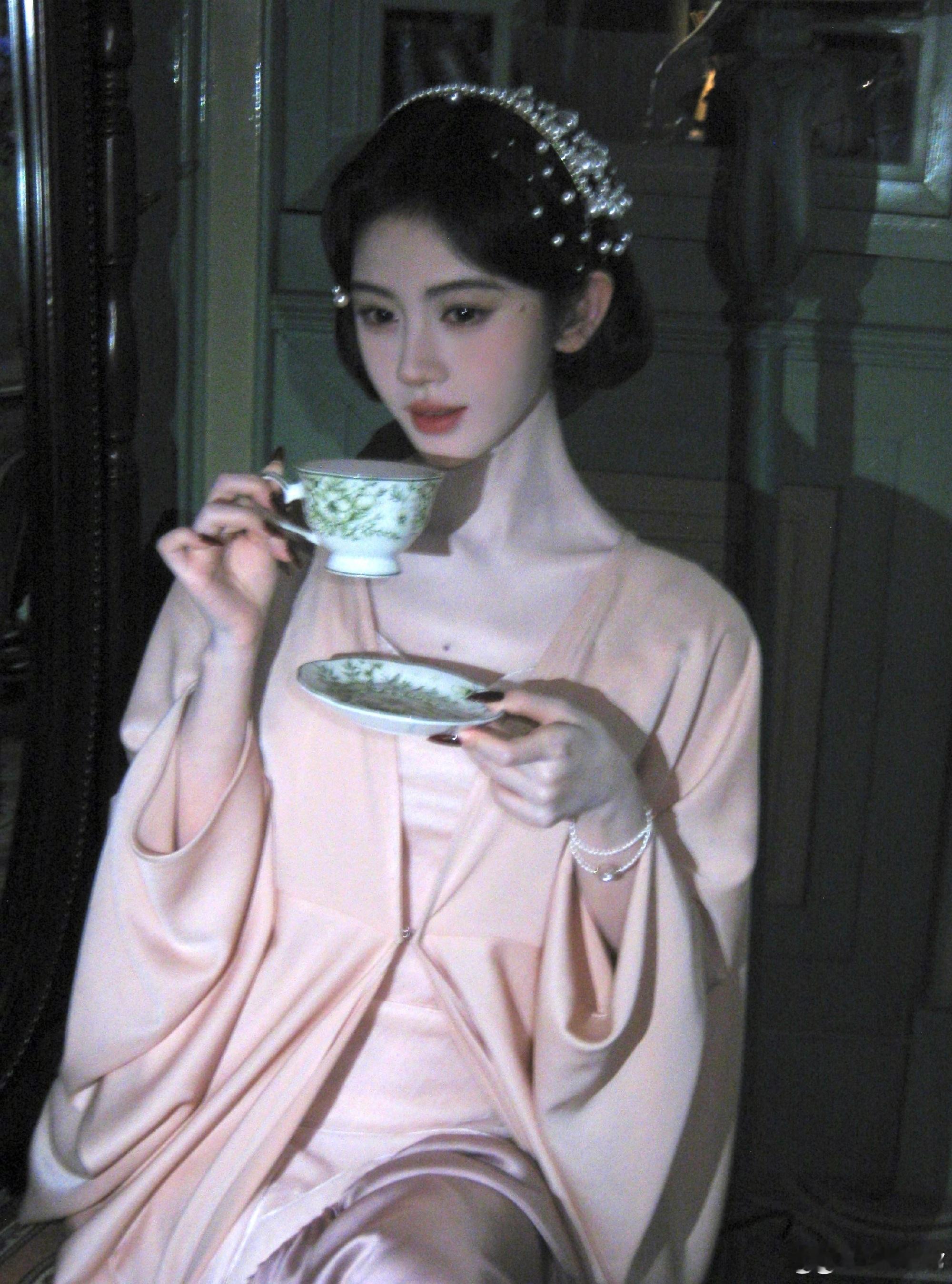 jjyjjy  “我的玫瑰会属于别人，而我会在血水里慢慢的腐烂发芽  ...