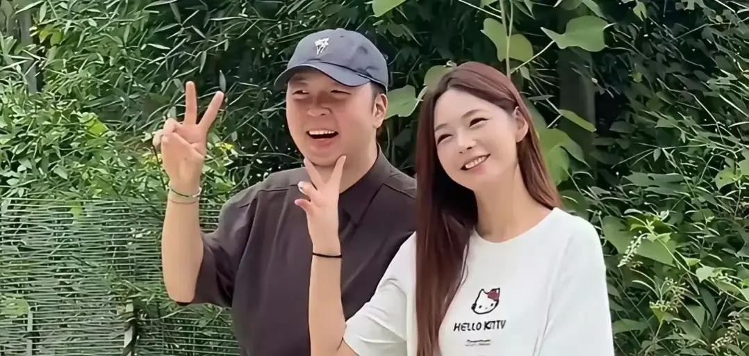 你敢信吗，沈梦辰主动给杜海涛打电话，想谈谈，话还没说完，杜海涛那边“啪”一声就给挂了

这通电话前，俩人已经冷战了三个月，每次吵架，不管谁对谁错，最后低头去哄的，永远是沈梦辰

后来在节目上，嘉宾可能也看不下去了，问杜海涛：你就这么对你老婆？后面怎么和好的

杜海涛倒也坦诚：她来我家找我了，杀上门来