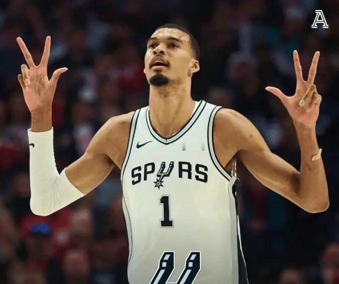 🏀文班亚马两场季后赛送13次盖帽，上一个做到的是11年伊巴卡 📊 ...