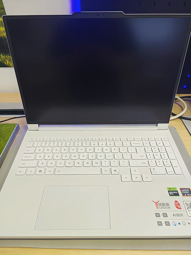 拯救者R9000P｜身披白甲的性能猛兽