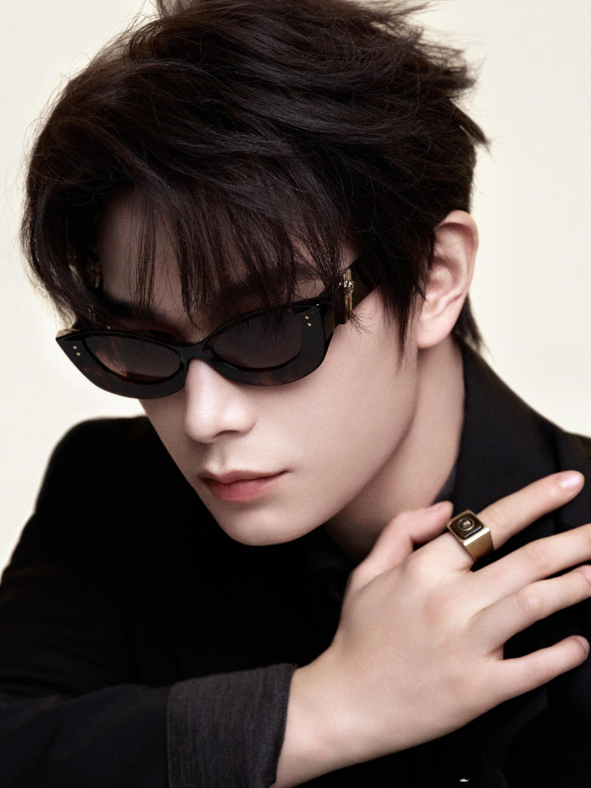 #丁禹兮司宫令# 💚#丁禹兮赵皑#

气质清雅淡然，看淡得失荣辱，从容淡定的模样让人由衷赞叹。

丁禹兮山河枕｜丁禹兮卫韫｜卫韫｜丁禹兮花开锦绣 ｜赵凌 ｜丁禹兮南部档案｜丁禹兮张海虾｜张海虾｜丁禹兮张海侠｜张海侠｜丁禹兮张正｜张正｜丁禹兮天才游戏｜丁禹兮陈伦｜陈伦｜丁禹兮司宫令 ​