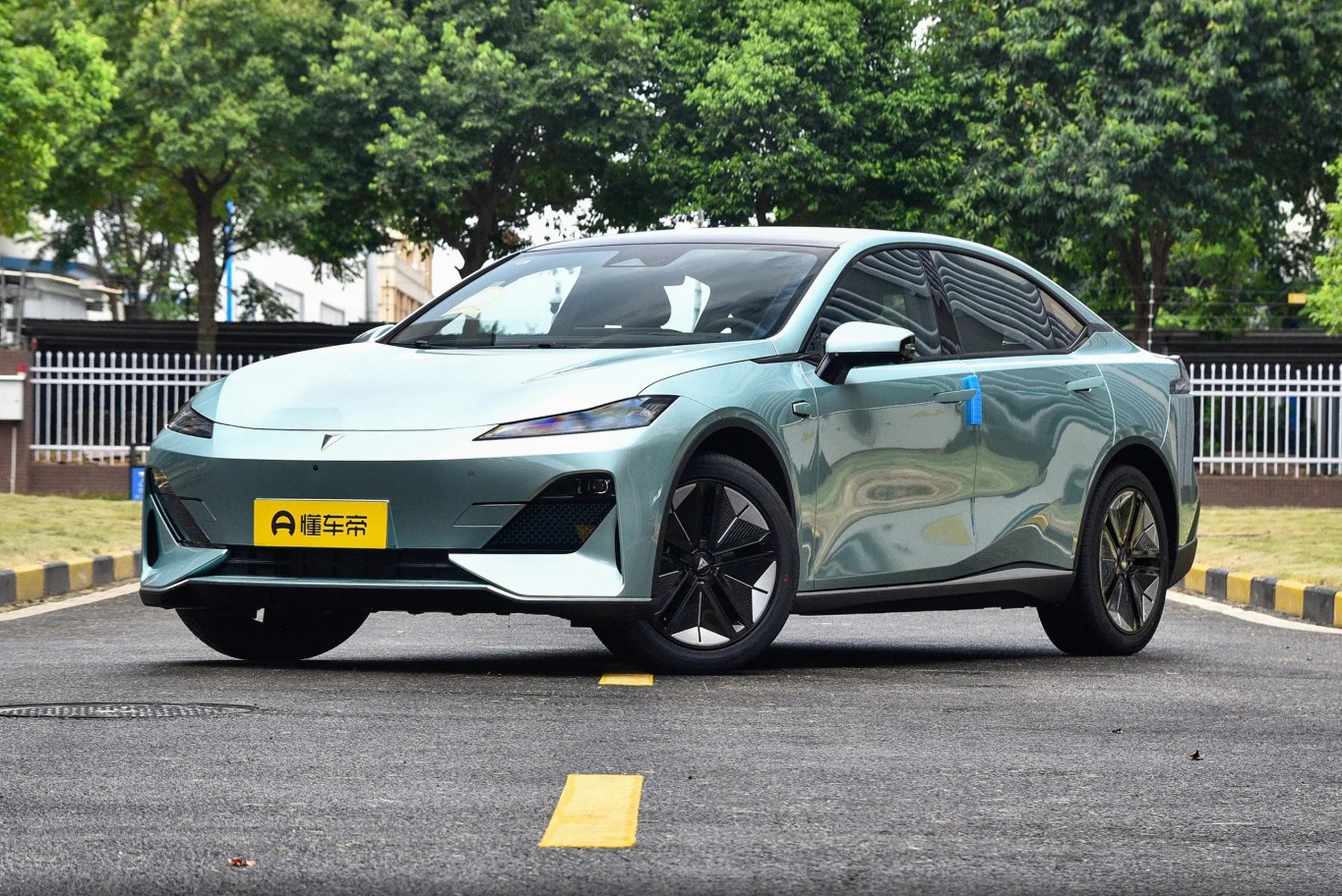 别猜了，L3级首张牌照的车型是深蓝SL03。  之前还有人分析，首先排...