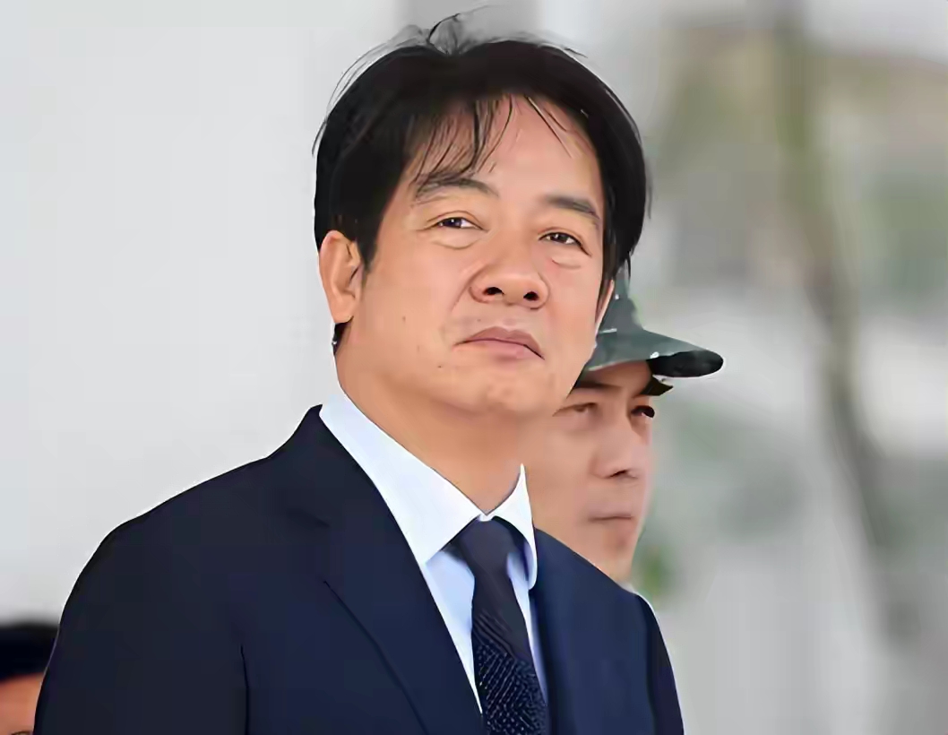 涉台表述升级，台东传来炮声，赖清德终于明白，大陆底牌是什么
 
大家好，我是金戈。
 
按常理来说，最近这段时间的台海局势，本该让民进党当局松一口气。
 
汉光演习刚刚落下帷幕，西太平洋常驻的美军航母编队也已经撤离。台防务部门统计，8月1日到24日，解放军军机在台岛周边活动仅有二十余架次，军舰更是个
