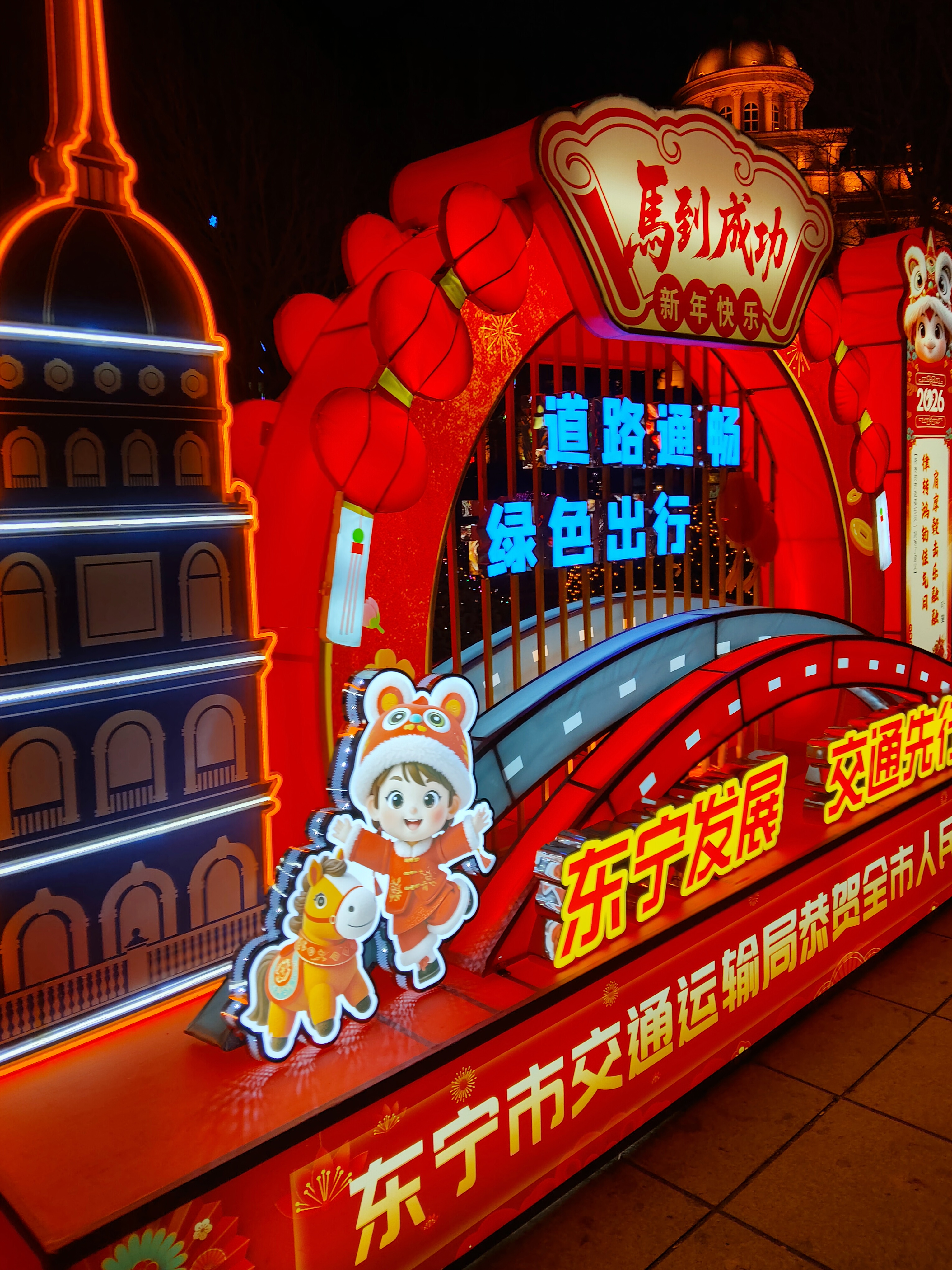 如何用一句话来评价中国女篮 中国女篮宛如一把双刃剑，内线有韩旭、李月汝...