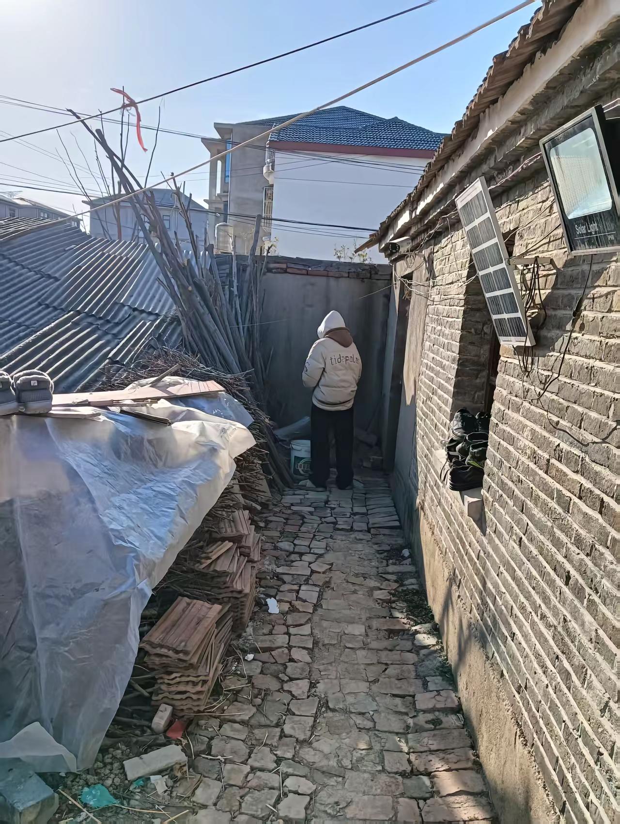 注：后面是尿桶厕所管理员 厕所女孩 撒尿男孩 随地尿尿