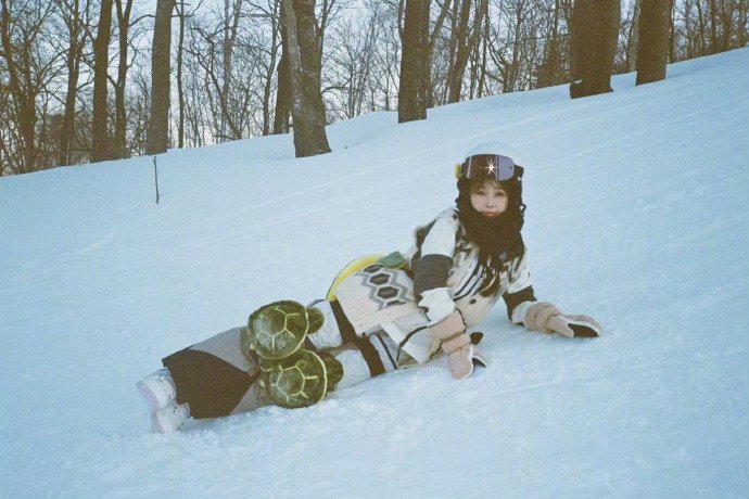 半年可见/#虞书欣卫枝# 🐾
雪地欣欣🐰 ​
