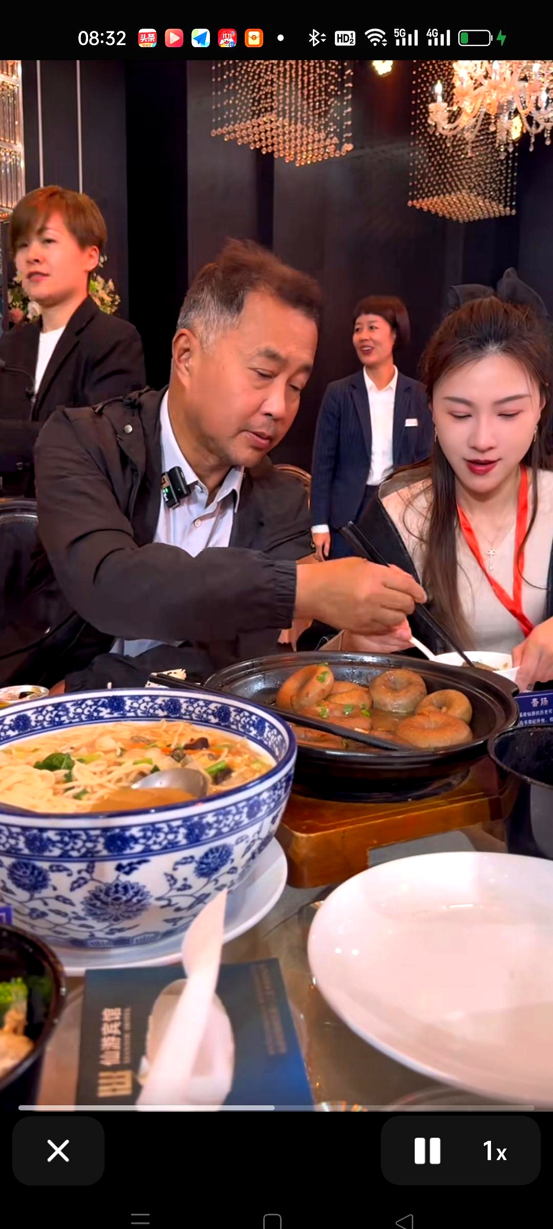 沈巍对晓晓的心意，藏得可真含蓄！
 谁说有些大哥哥就是直男思维？
 瞧...