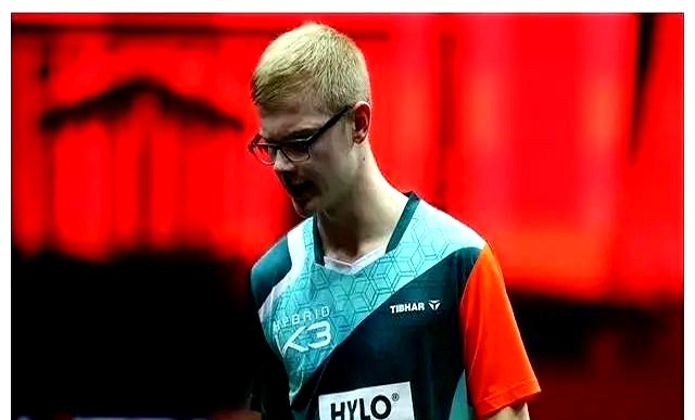 中国男乒大捷！
 

3-0、3-0、3-2、3-2，周启豪、李天阳一日双赛夺4连胜！
 

北京时间9月20日消息，2026年WTT球星挑战赛阿斯塔纳站继续进行。
 

男子单打1/4决赛，全国冠军周启豪以3-2险胜前世界第一奥恰洛夫、削球手李天阳则以3-0战胜法国选手科顿。
 

一日双赛的1/