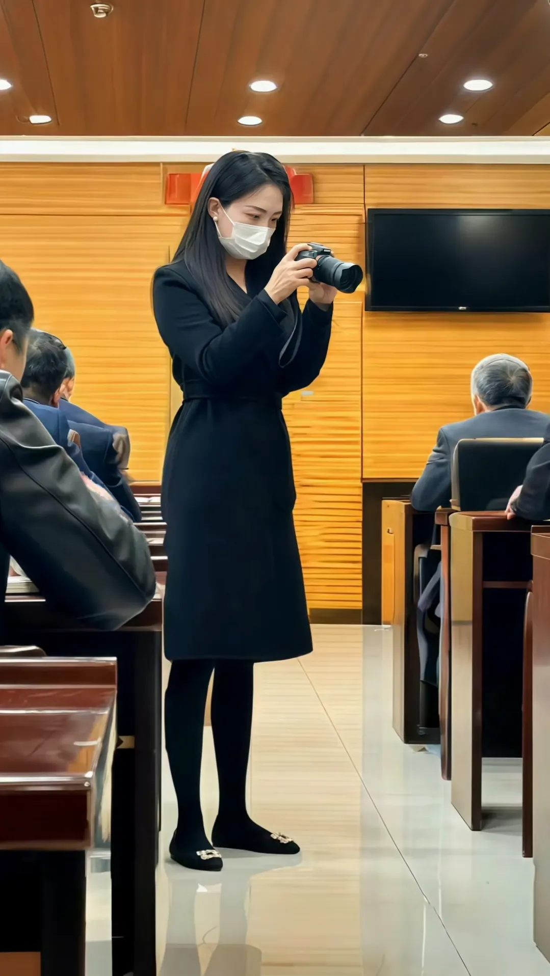 这摄影小姐姐，气质无敌了！硬控气场，拿捏气质！[得意][得意]