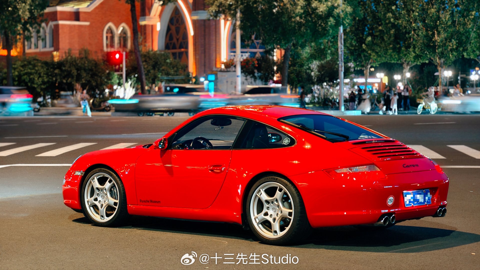 就这夜景能力，相机真该扔了...via vivo x300pro 拍出来的图自动ai调整明暗曝光曲线，基本不用后期 #vivo摄影[超话]##vivo大片后劲太大了# ​