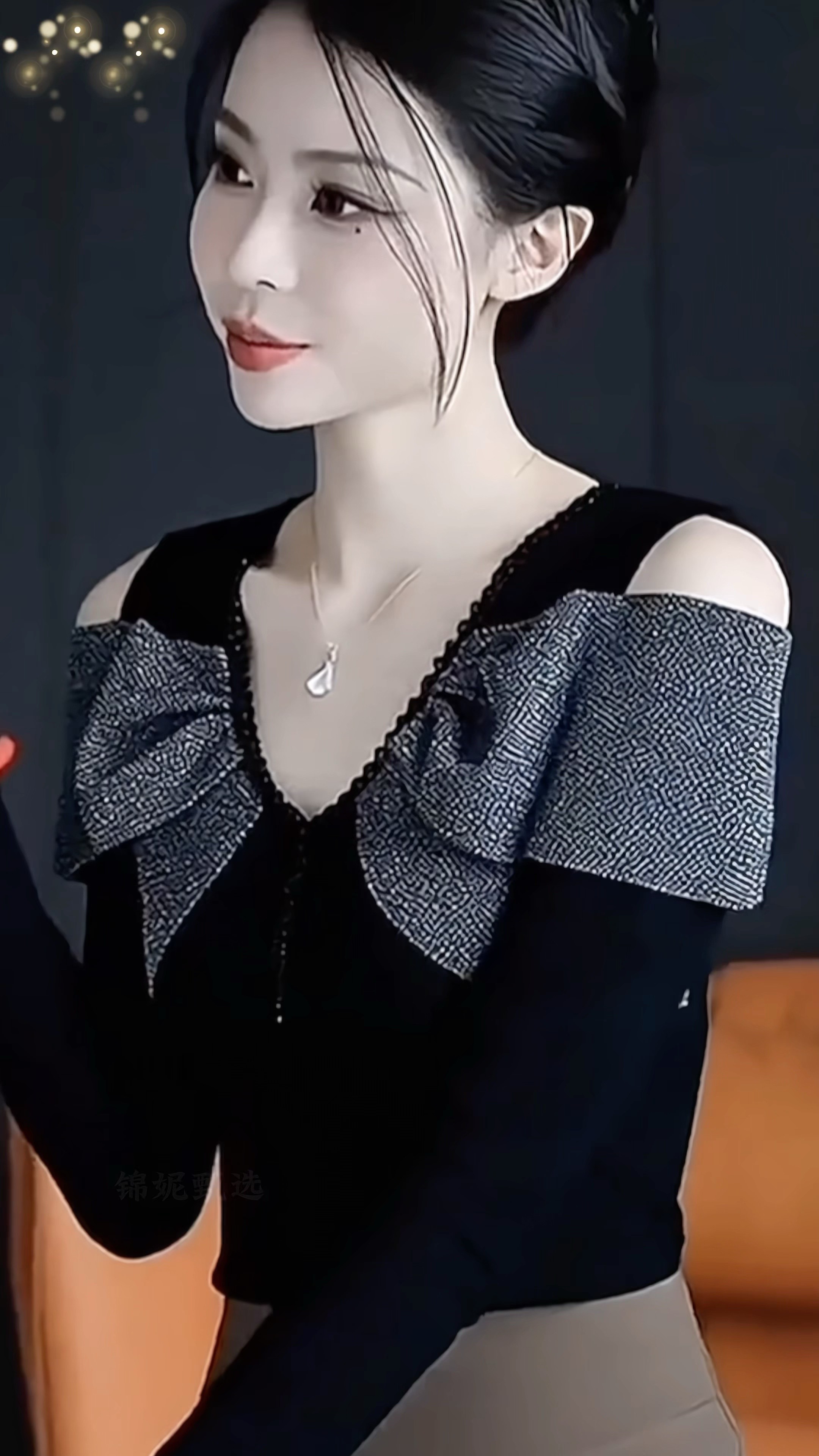 <p>气质范  优雅气质 穿搭 女人味穿搭 内搭外穿都好看 <!--{...