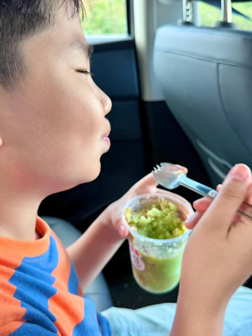今天终于点了黄瓜冰浆我以为味道不会太好寻思着团哥吃两口不吃了就都是我的了没想到他说味道很特别一直吃一直吃吃了好多[泪奔][泪奔][泪奔]贵州  ​​​