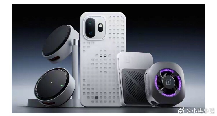 OPPO Find X9该机搭载天玑9500旗舰芯片，采用6.59英寸超窄四等边高刷屏，机身内置7025mAh电池，支持80W有线充电和50W无线充电。后置5000万大底主摄+5000万超广角+5000万潜望长焦三摄组合，还有丹霞色彩还原镜头和多焦段人像闪光灯，支持全焦段哈苏8K超清照片、4K超清实况照片和专业哈苏人像等等。其他 ​