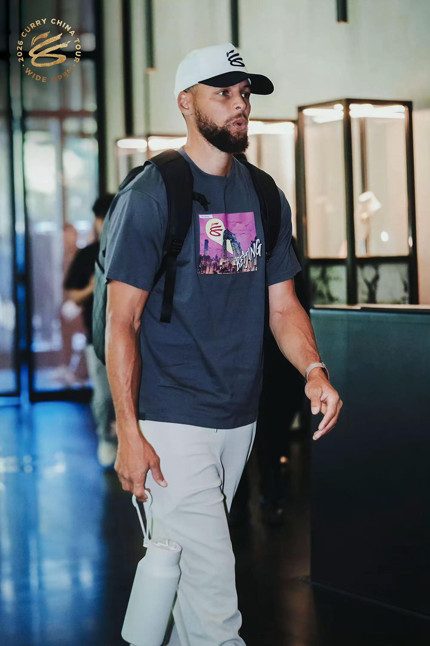 “正式抵达北京 开启中国行🏀”