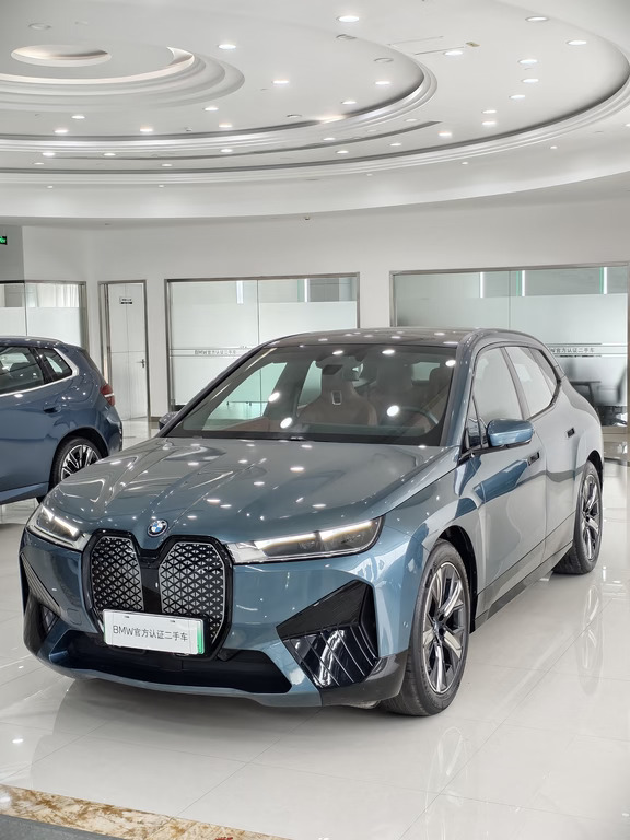 纯电旗舰｜24年蓝岭山脉色宝马iX50