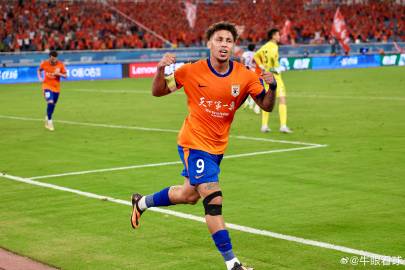 刘洋头球破门、克雷桑绝杀，泰山队主场2比1绝杀天津津门虎