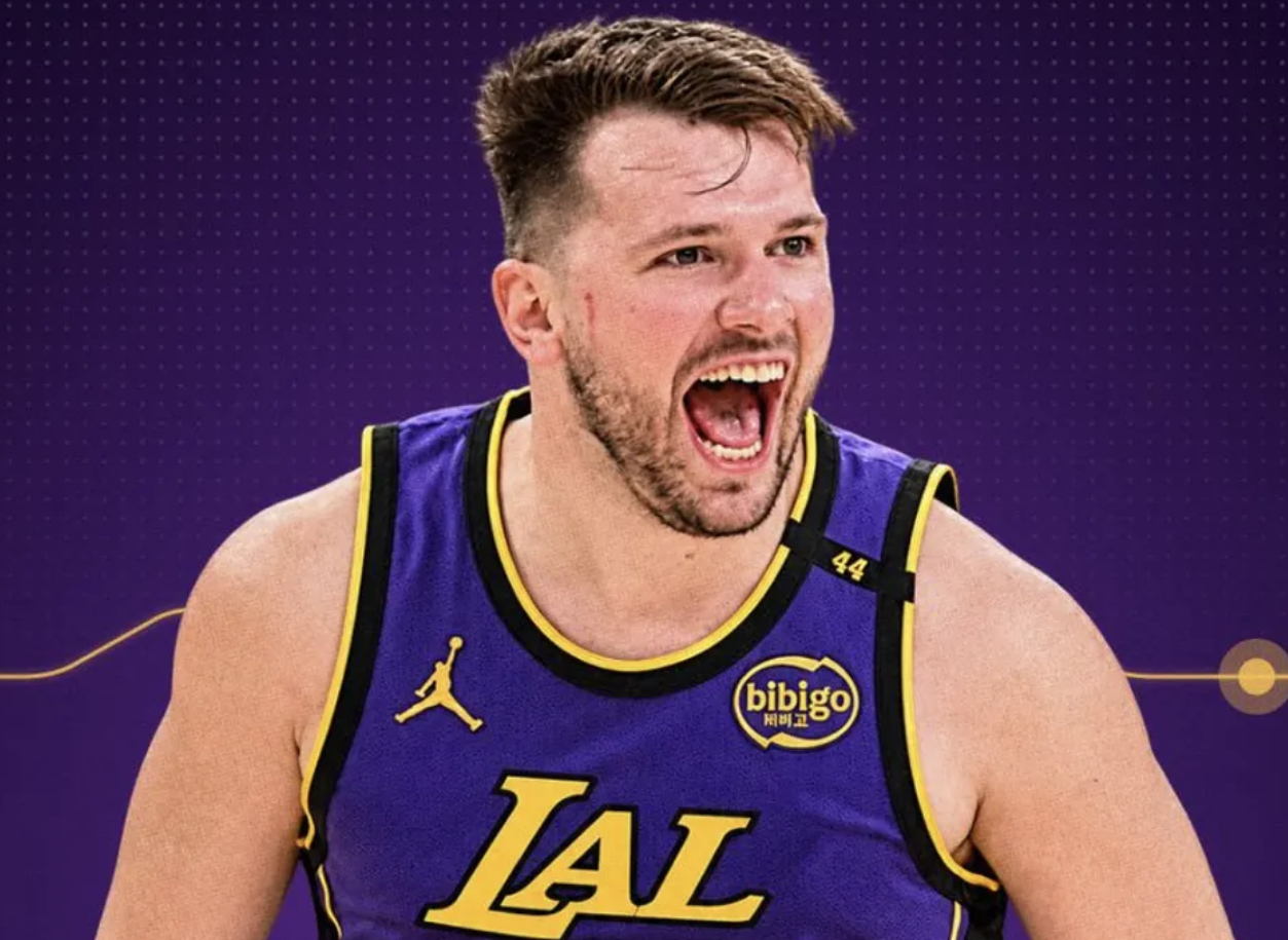 东契奇：逆转爵士并非我一人之功，全队展现了斗志与韧性

NBA常规赛，湖人客场132-123战胜爵士。全场比赛，湖人后卫卢卡-东契奇首发出战38分钟，30投17中，三分球18投8中，罚球11罚10中得到52分8篮板10助攻2抢断。

湖人球员卢卡-东契奇在球队以132-123逆转击败爵士的赛后采访中，谈到了球队在一度落后 ​