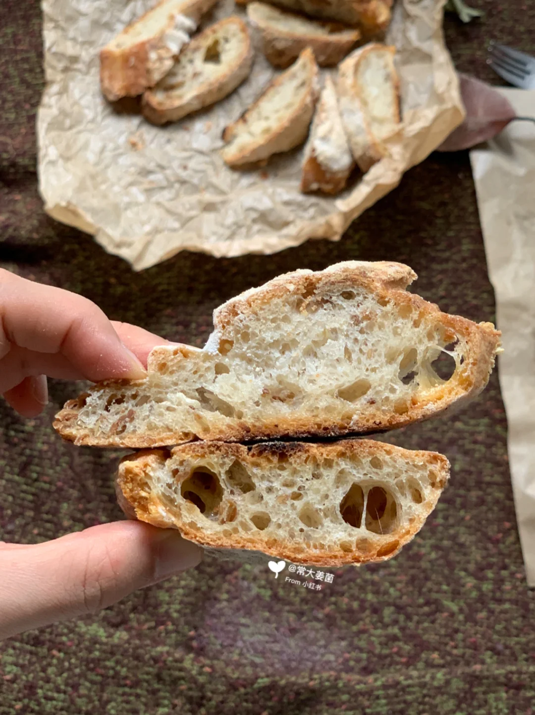 大师配方|免揉！高含水亚麻籽干酪恰巴塔🧀